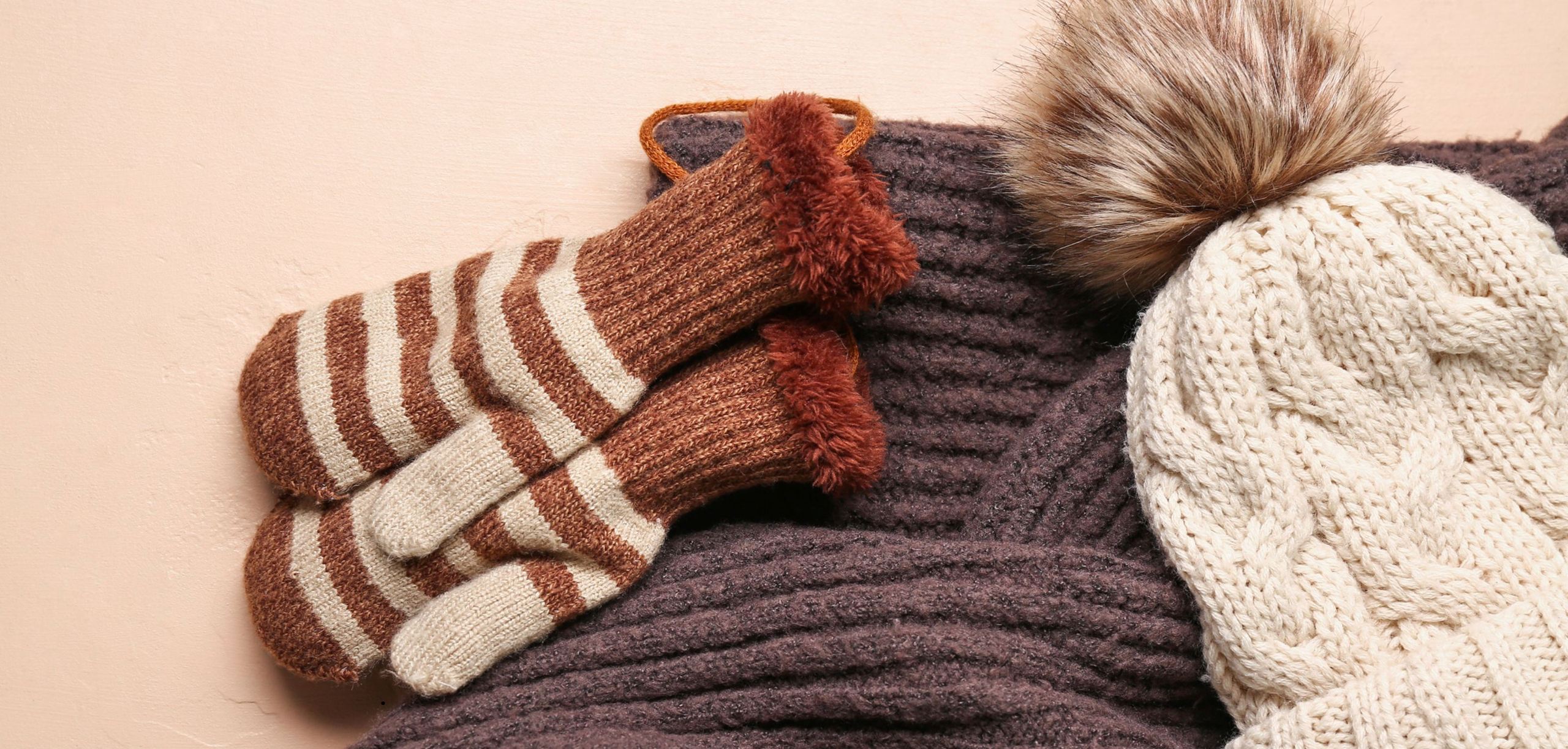 Mittens, scarf and hat